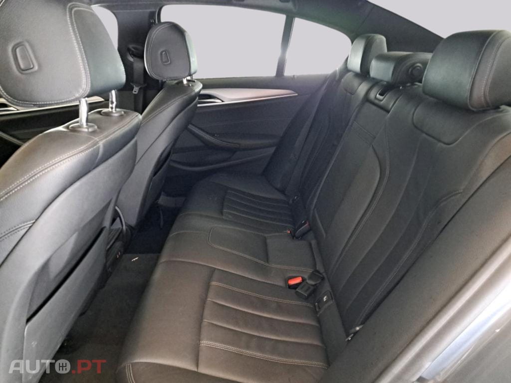 BMW 530 iPerformance I.V.A DEDUTIVEL 