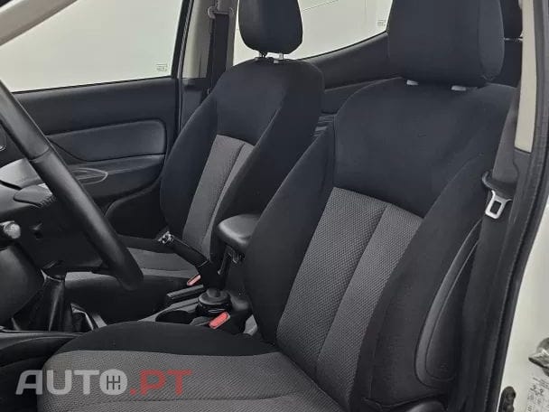 Mitsubishi L200 2.4 DI-D Invite 2WD