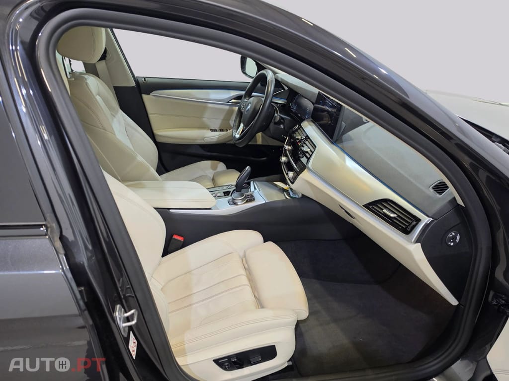 BMW 530 I.V.A DEDUTIVEL 