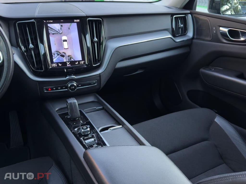 Volvo XC60 2.0 T6 PHEV R-Design AWD