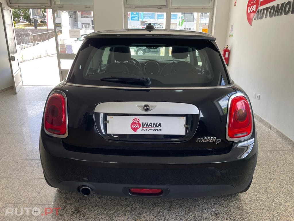 MINI Cooper Cooper D