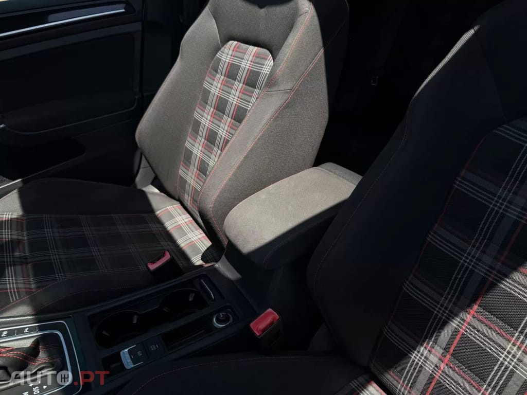 Volkswagen Golf 2.0 TSi GTi DSG Performance