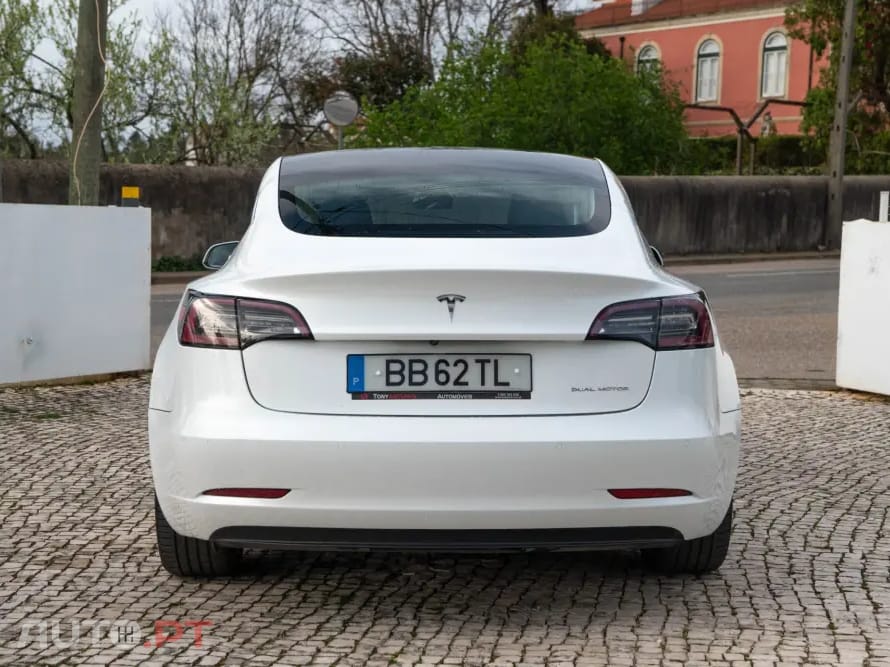 Tesla Model 3 Long Range AWD Dual Motor