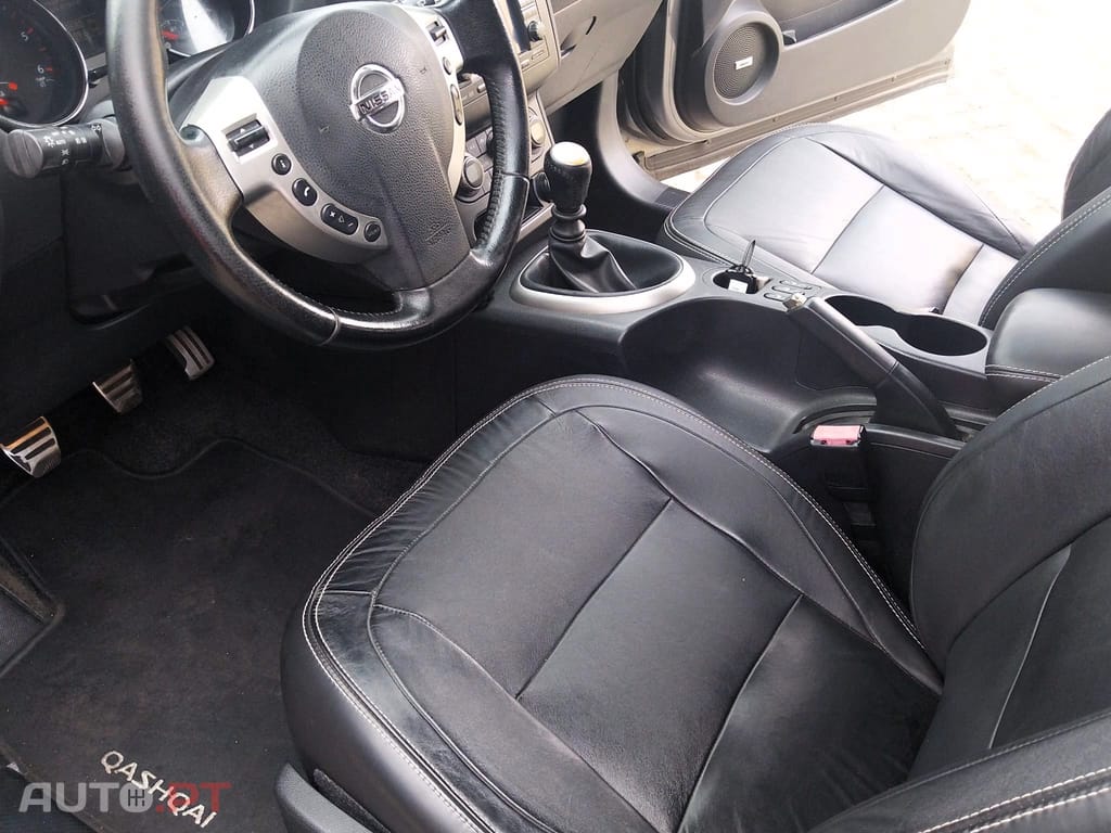Nissan Qashqai +2 1.6 dCi Tekna Premium 18