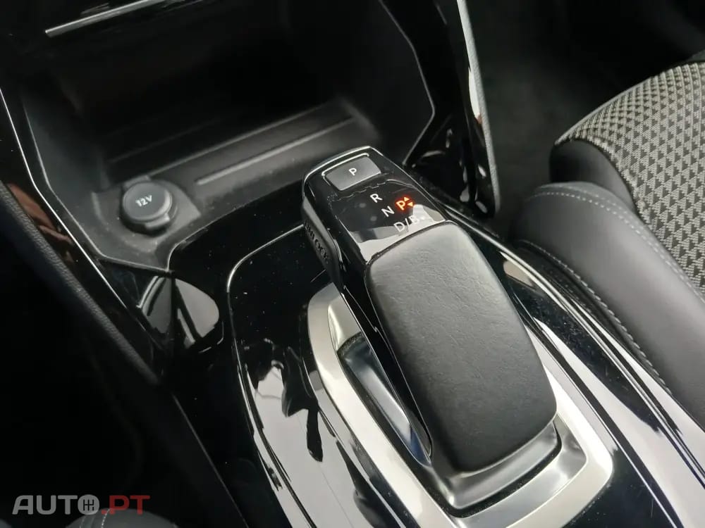 Peugeot E-2008 GT