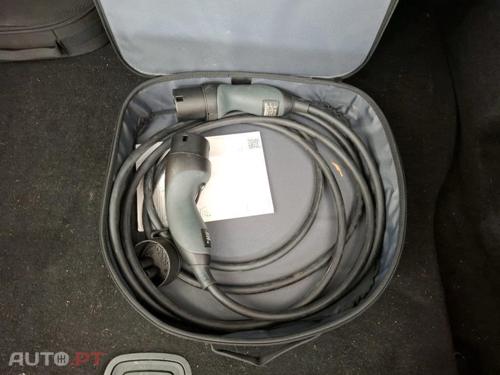 Mercedes-Benz CLA 250 e Progressive