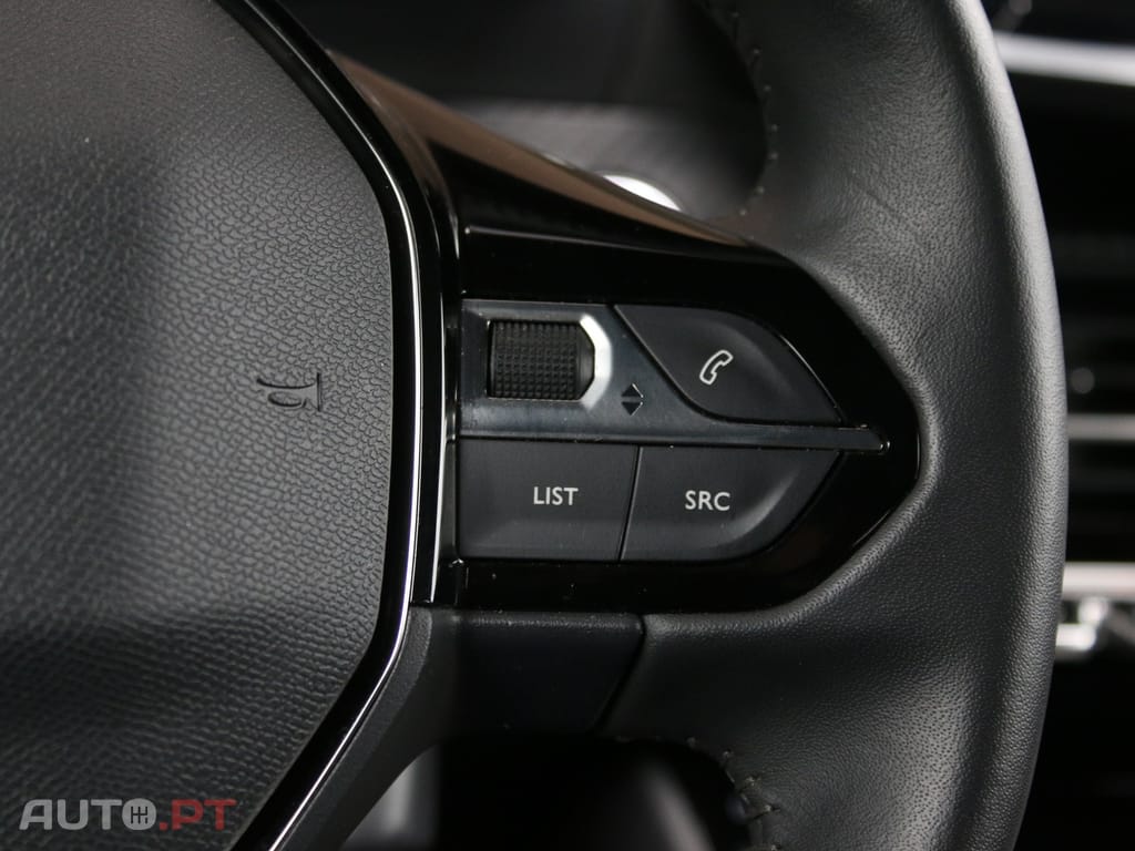 Peugeot E-2008 50 kWh Allure