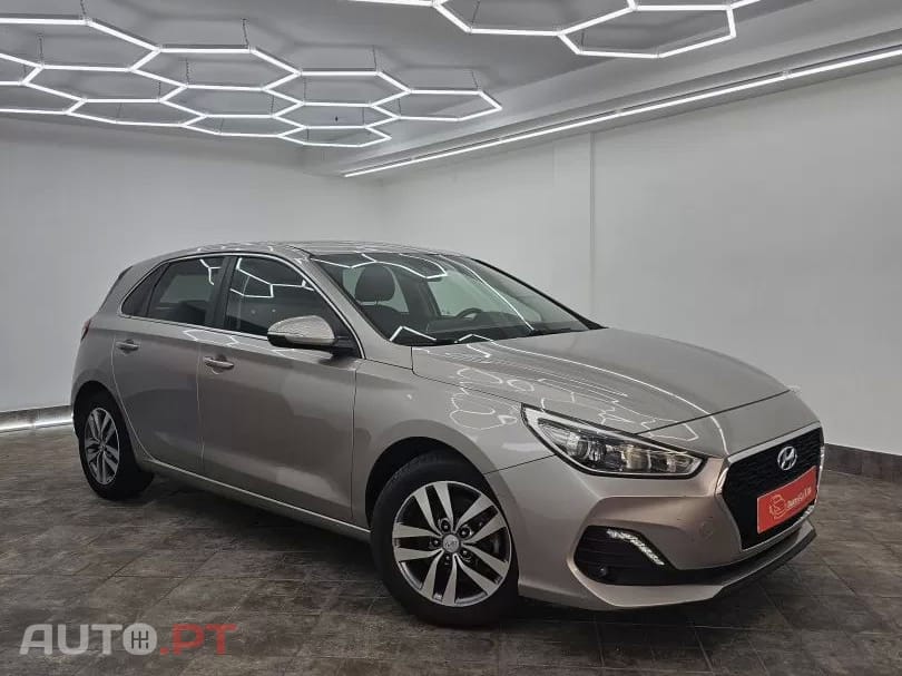 Hyundai i30 1.0 T-GDI Style — fotografia 25