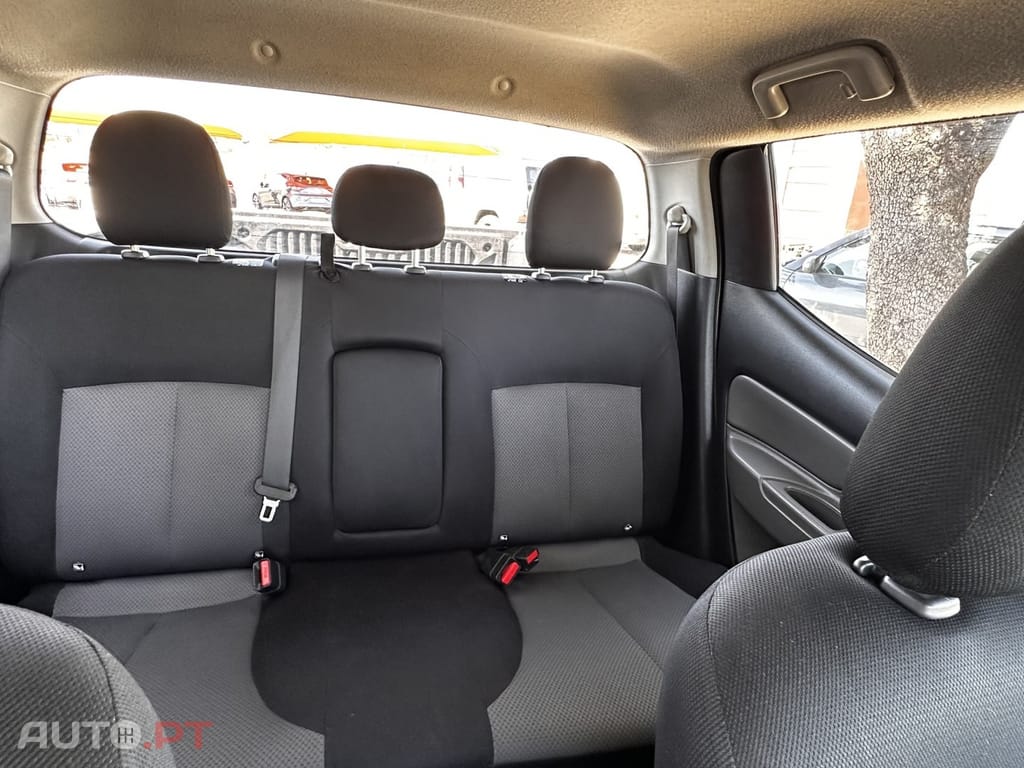Mitsubishi L200 2.4 DI-D Club Invite CC 4WD