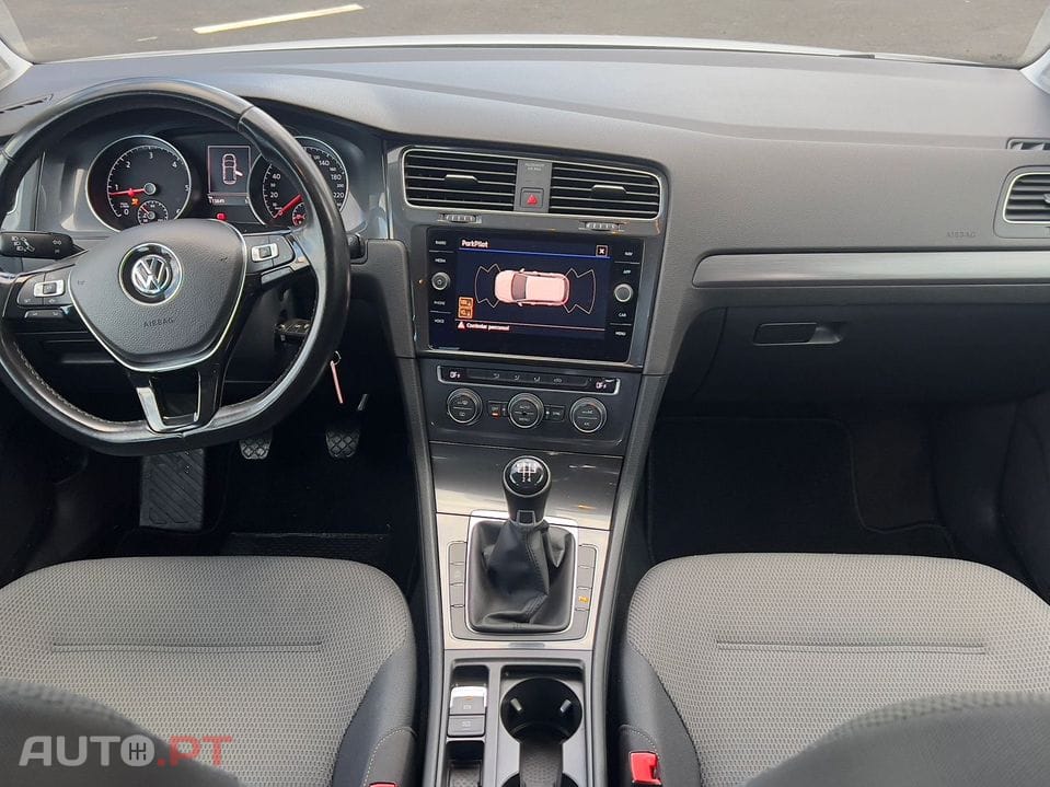 Volkswagen Golf 1.6 TDI Confortline