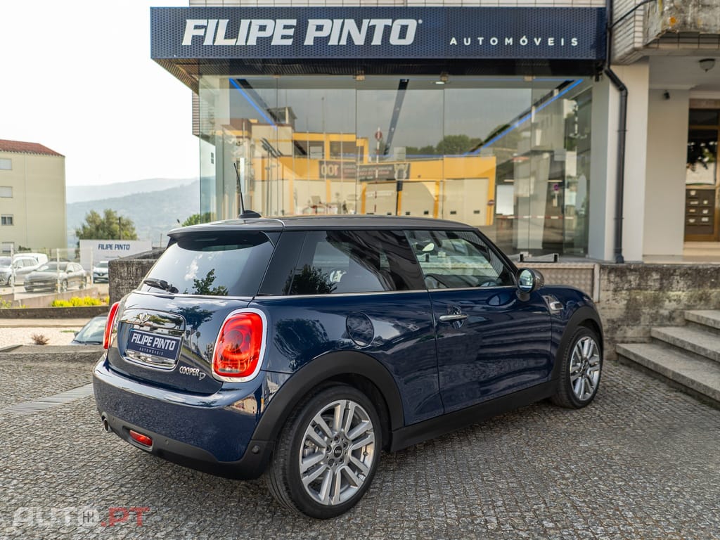 MINI Cooper Cooper D Auto