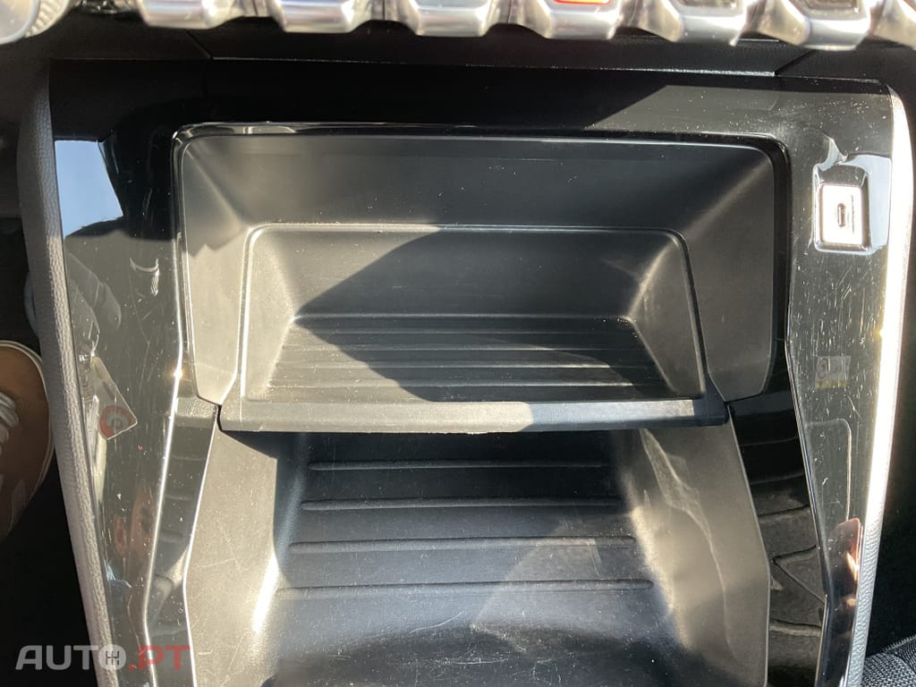 Peugeot 2008 1.2 PureTech Active Pack