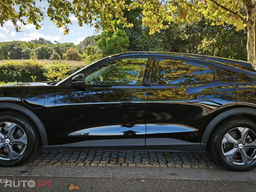 Ford Mustang MACH-E 99KWH PREMIUM