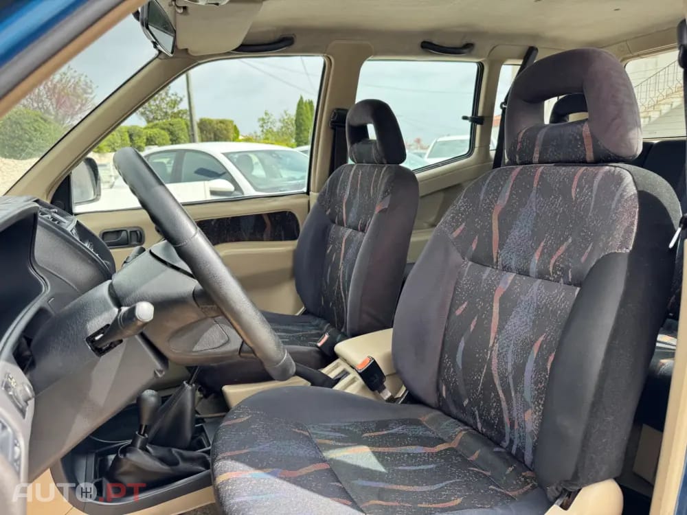 Nissan Terrano Outro