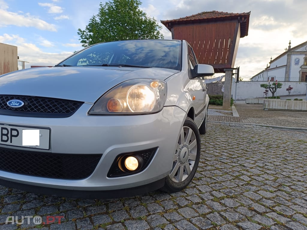 Ford Fiesta 1.25 First Edition - Um dono