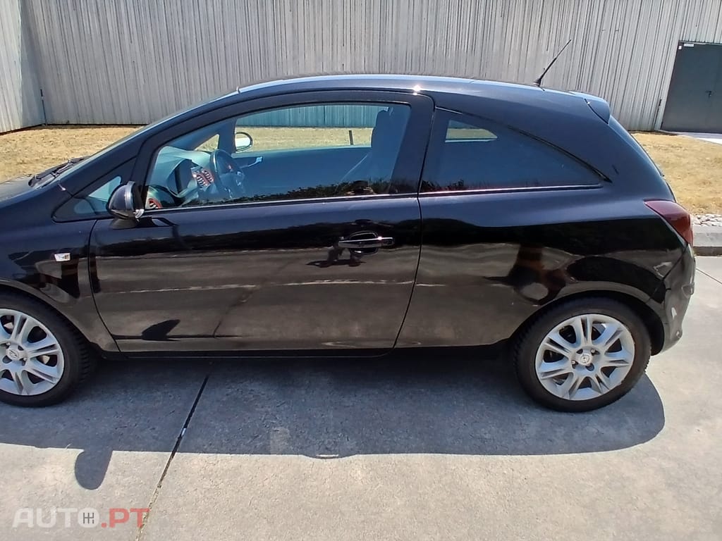 Opel Corsa Black Edition 1.2
