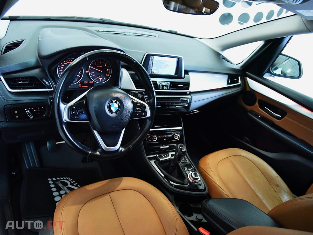 BMW 216 d Line Luxury