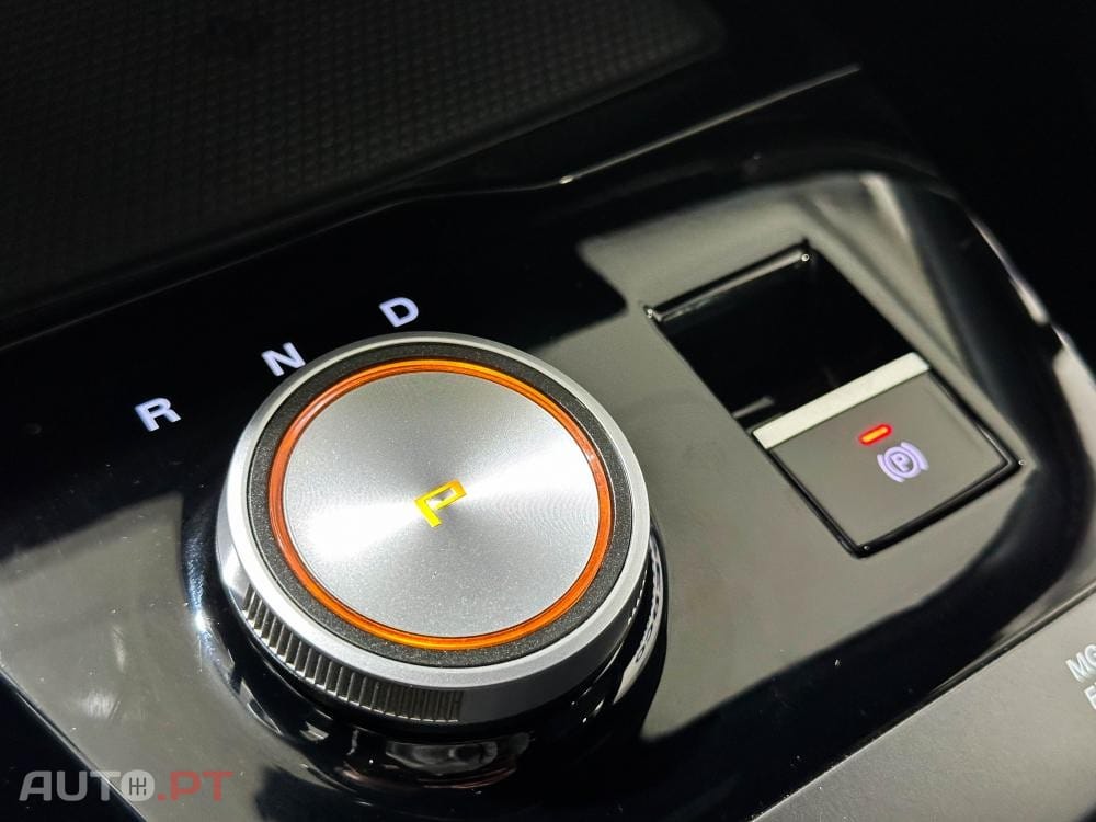 MG MG4 77 kWh Extended Range Luxury