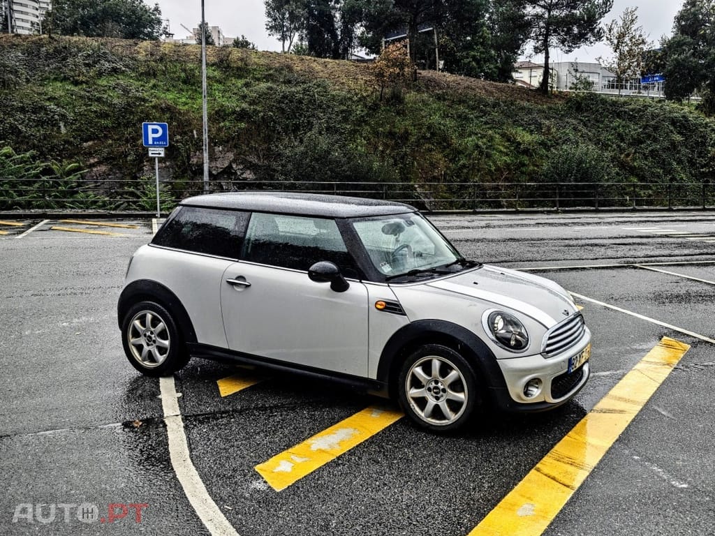 MINI Cooper Cooper D