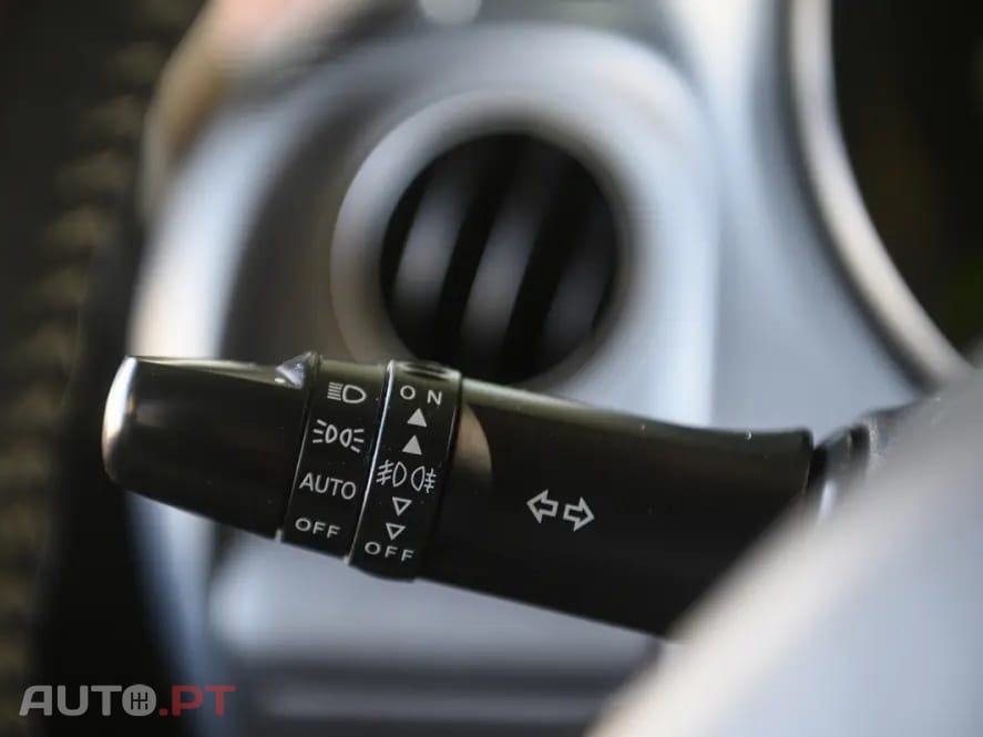 Peugeot iOn Active
