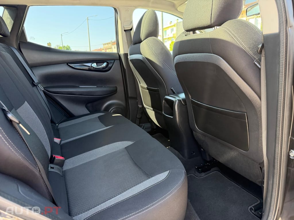 Nissan Qashqai 1.5 dCi N-Connecta J18