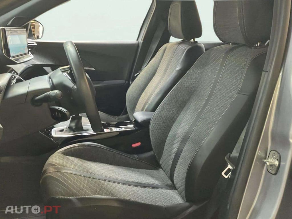 Peugeot 2008 1.2 PureTech Allure