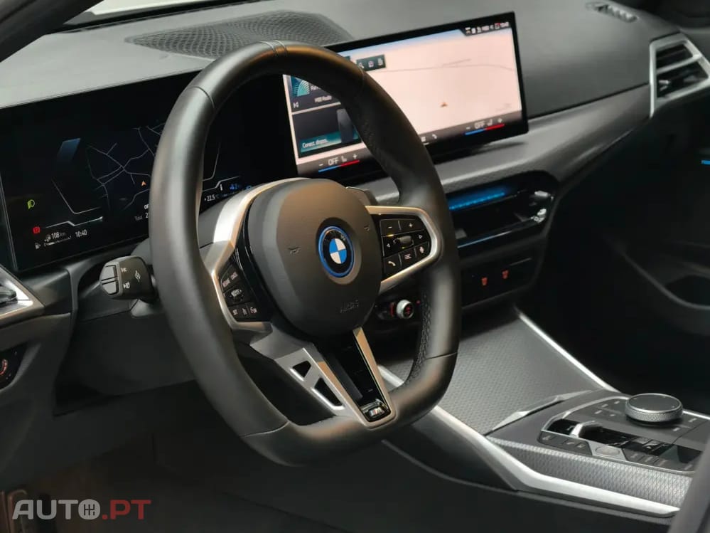 BMW 330 e Pack Desportivo M Pro Auto