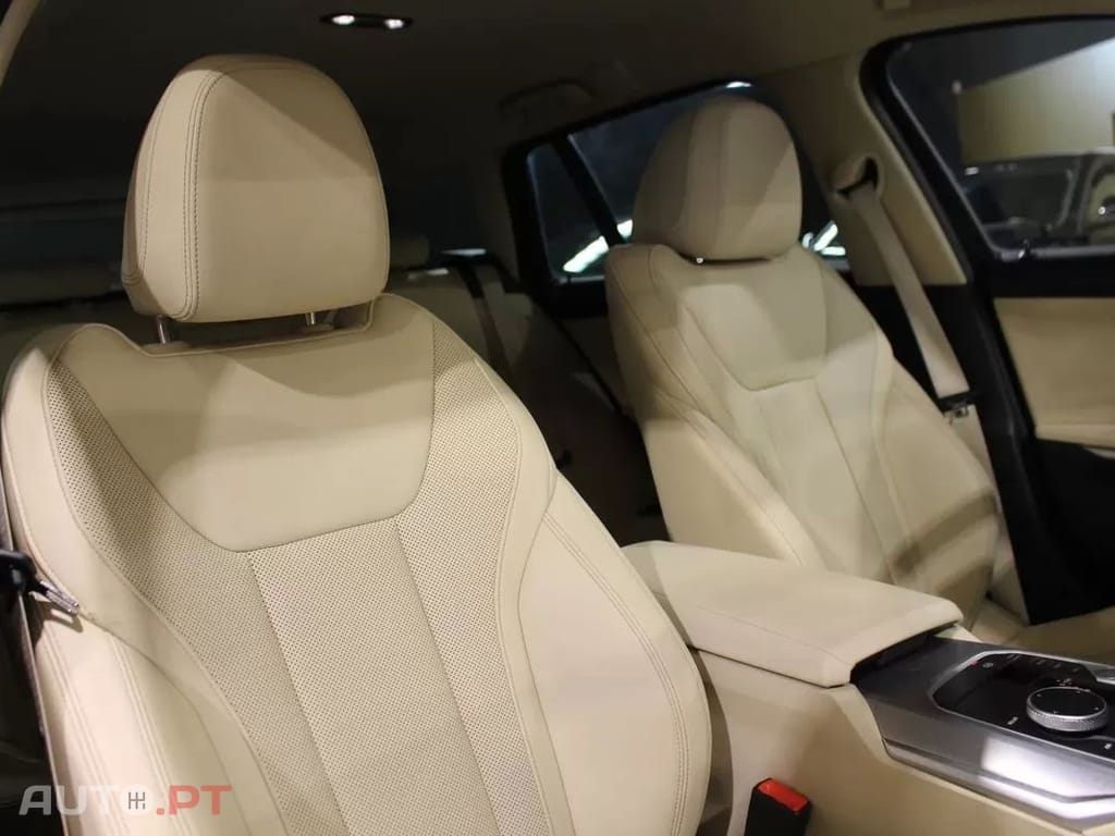 BMW 330 e Line Sport Auto