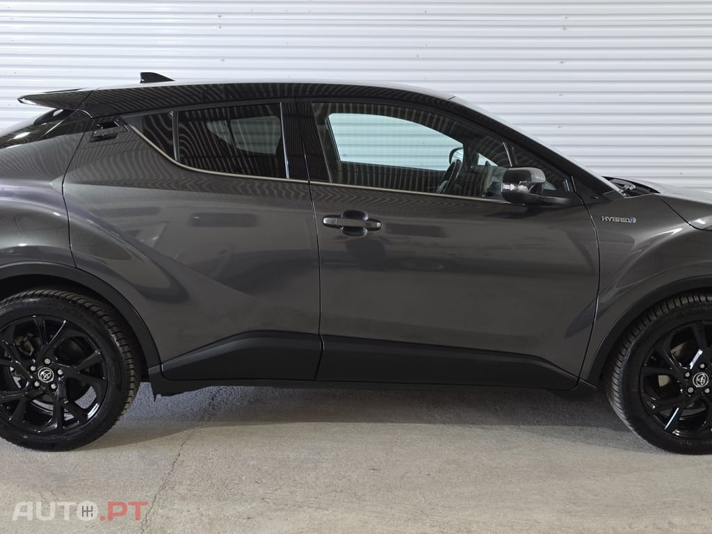 Toyota C-HR 1.8 Hybrid Square Collection