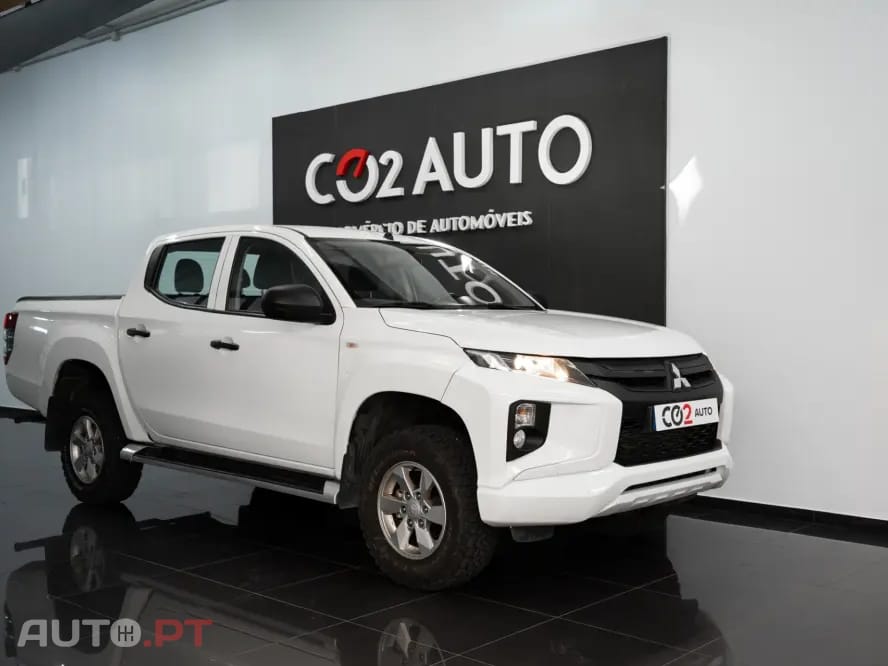 Mitsubishi L200 2.3 DI-D CD Invite 4WD