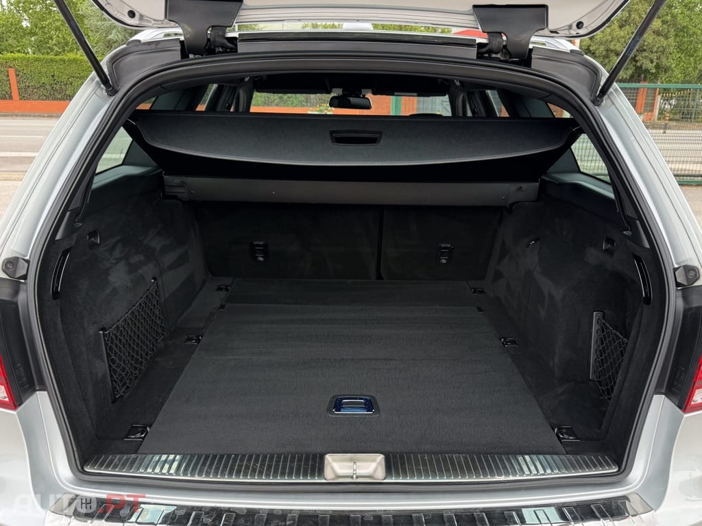 Mercedes-Benz E 220 CDI Avantgarde BE Auto.