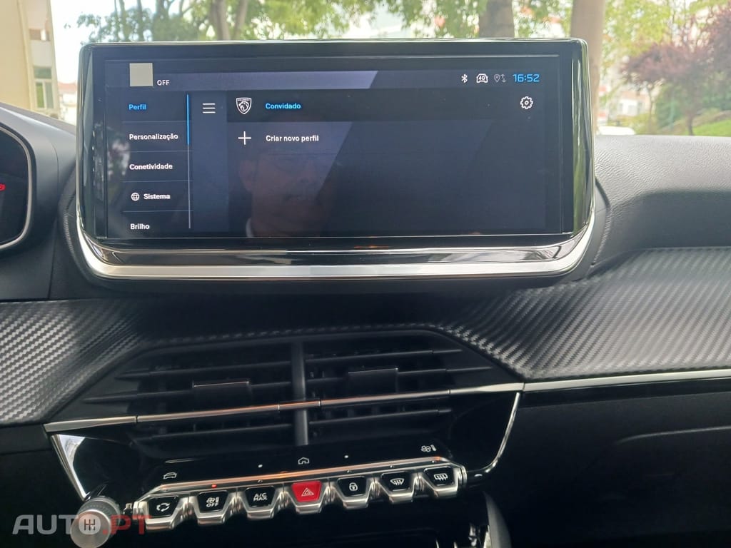 Peugeot 208 1.2 Hybrid Allure e-DCS6