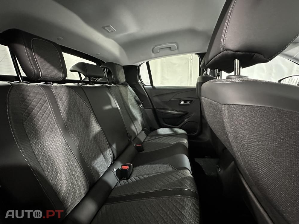 Peugeot E-208 51 kWh Allure