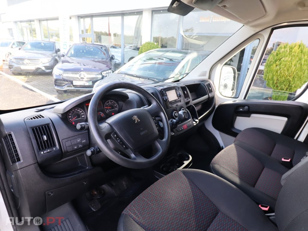 Peugeot Boxer 2.0 BlueHDi 330 L2H2 Premium