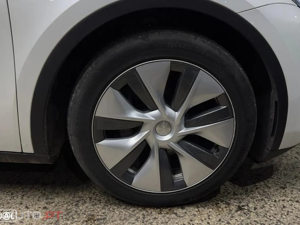 Tesla Model Y Long Range Dual Motor AWD