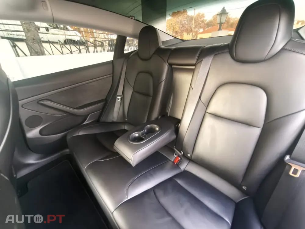 Tesla Model 3 Standard Range Plus RWD