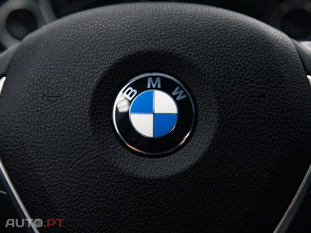 BMW 330 e iPerformance Line Sport