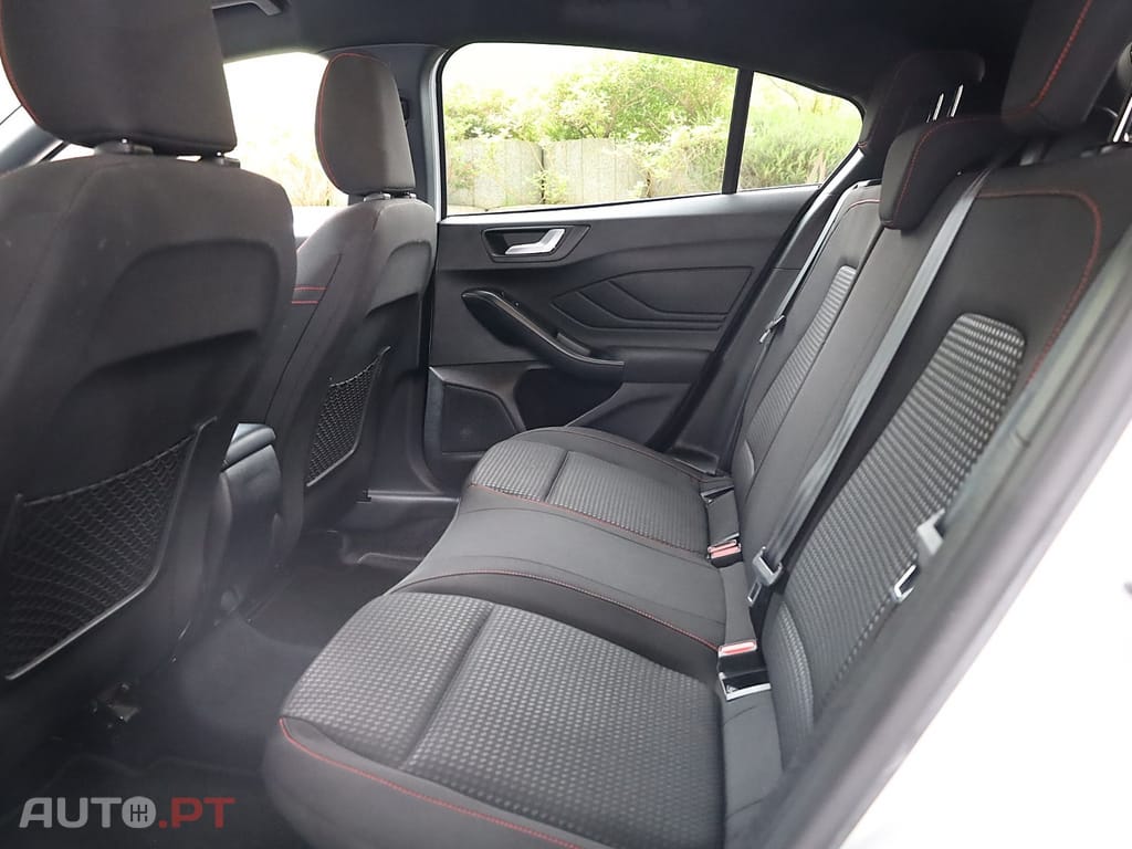 Ford Focus 1.0 EcoBoost MHEV ST-Line Aut