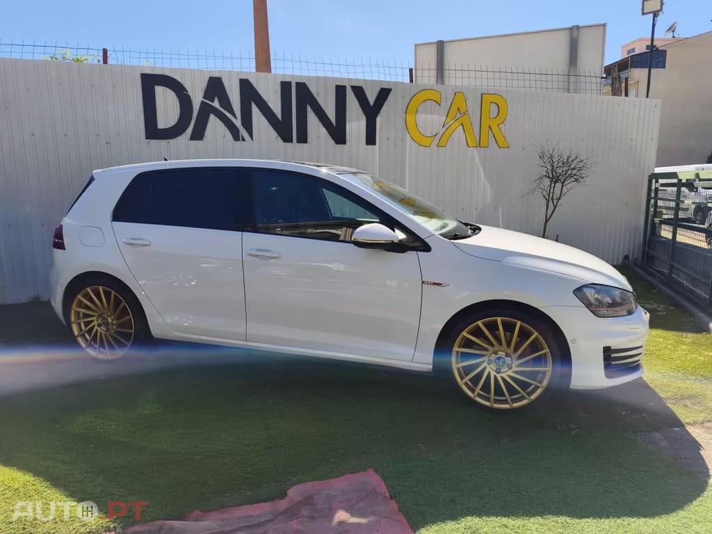 Volkswagen Golf GTI Performance BlueMotion DSG