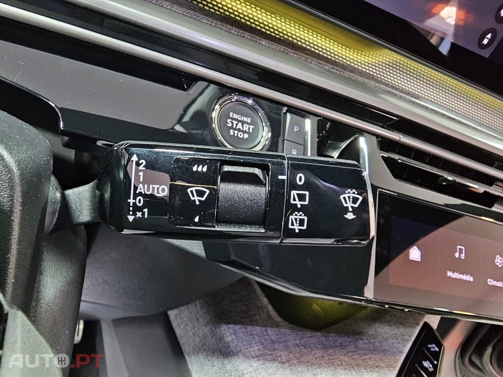 Peugeot 5008 GT Hybrid e-DCS6