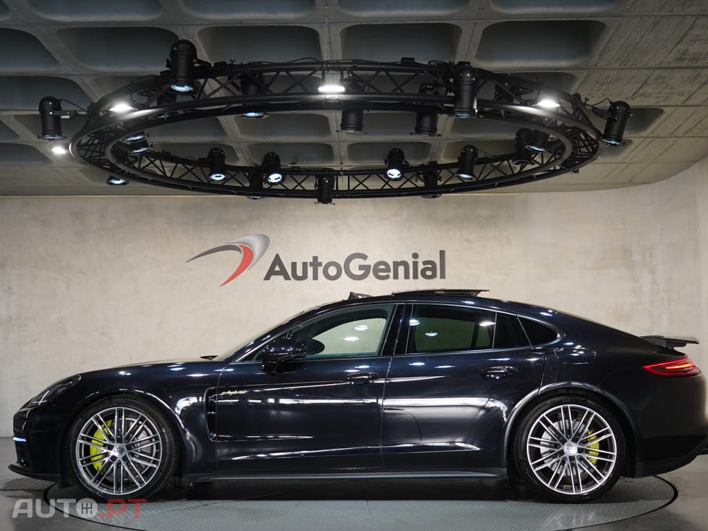 Porsche Panamera 4 E-Hybrid
