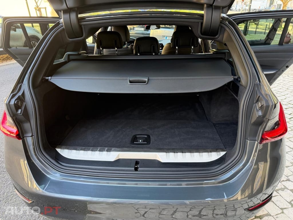 BMW 320 e Line Luxury Auto