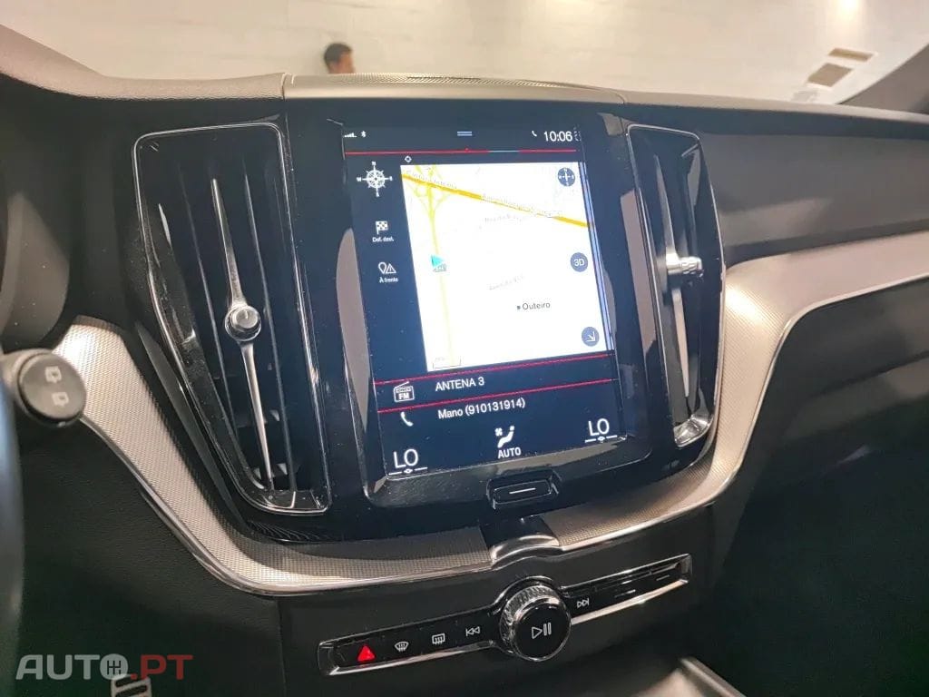 Volvo XC60 2.0 B4 R-Design Geartronic