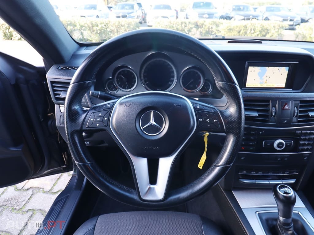 Mercedes-Benz E 220 CDi BlueEfficiency
