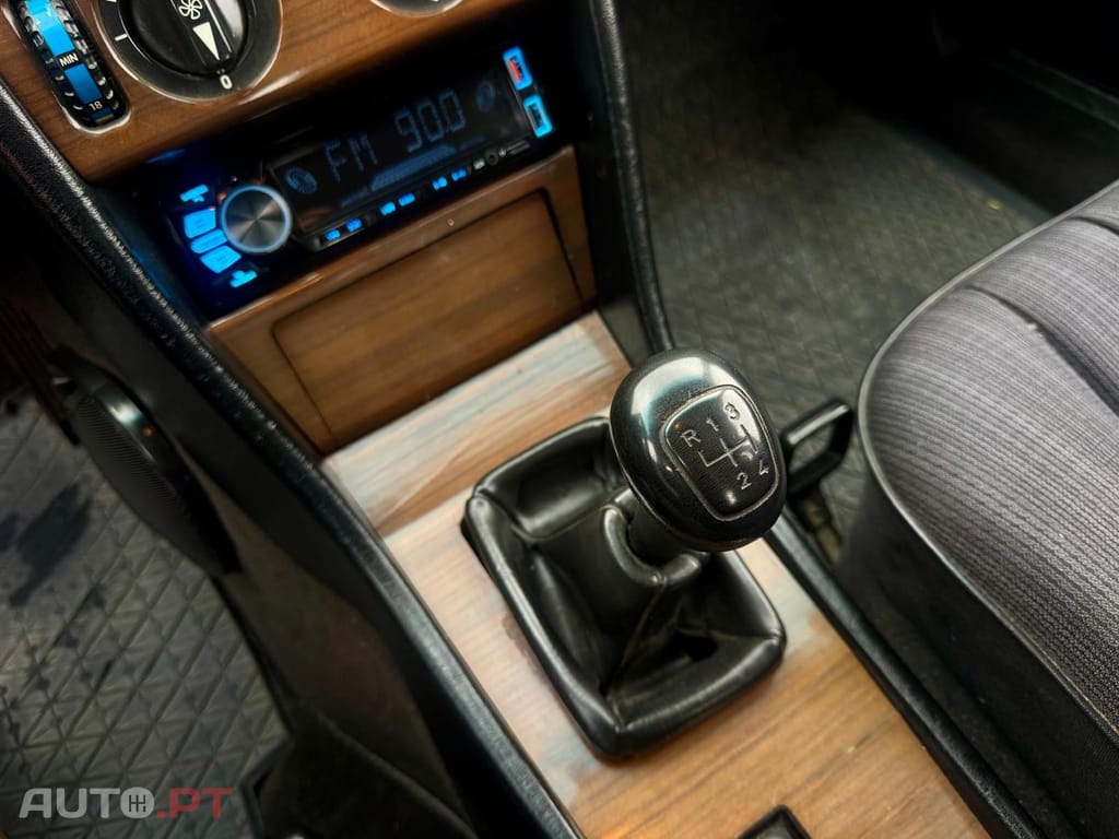 Mercedes-Benz E 200 D