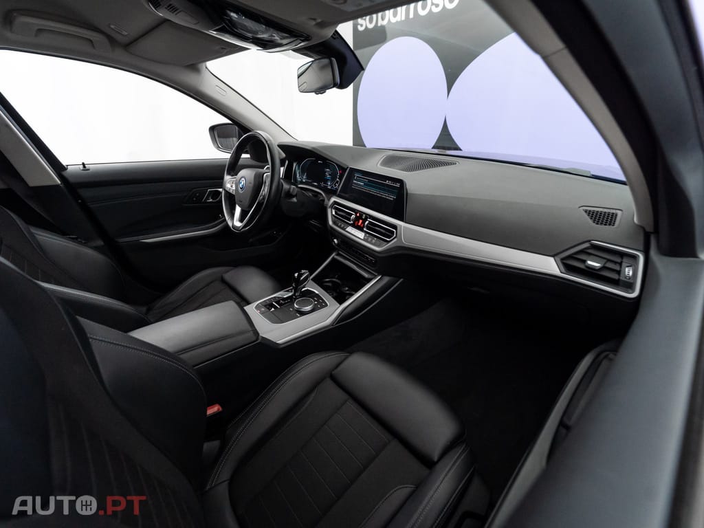 BMW 330 e Auto