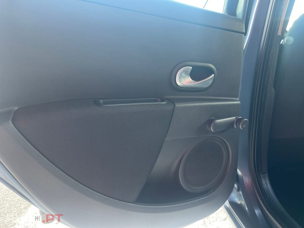 Renault Clio 1.2 16V Confort Authentique