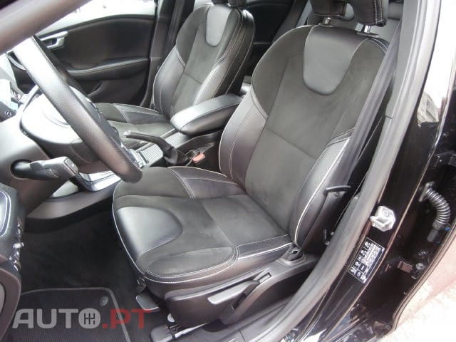 Volvo V40 2.0 D2 R-Design