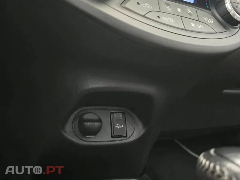 Toyota Yaris 1.5 HSD 20 Anos