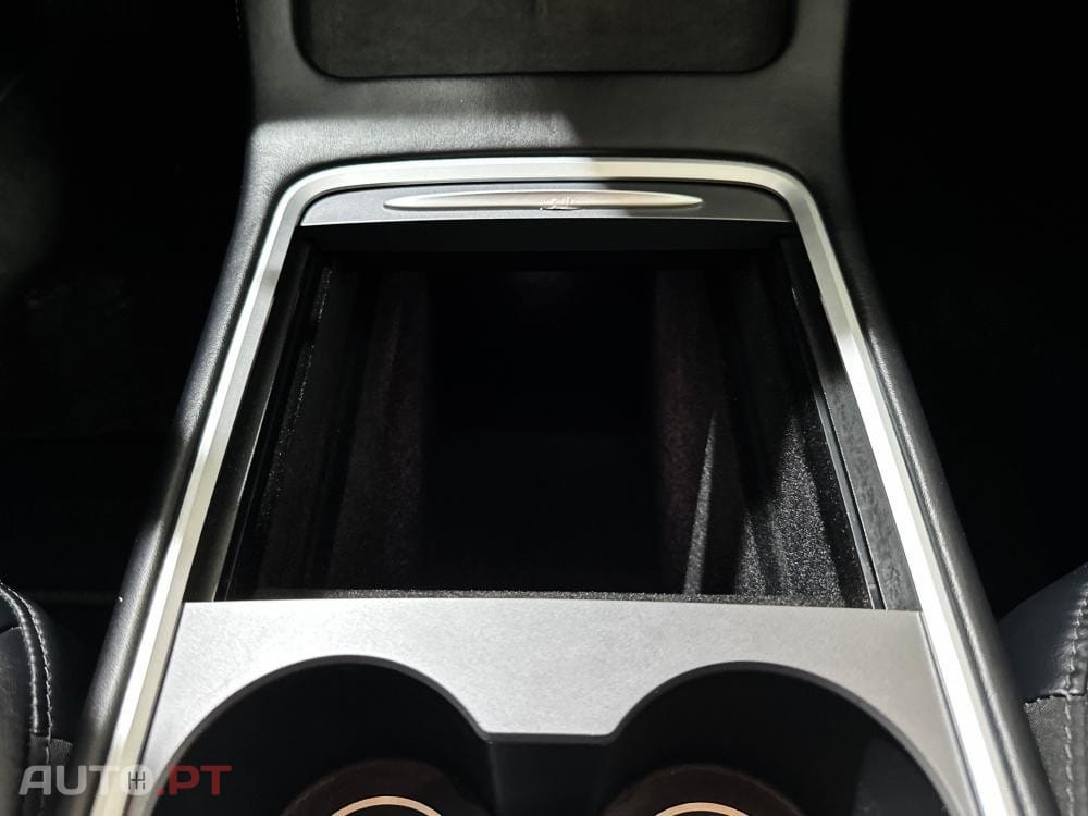 Tesla Model 3 Standard Range Plus RWD — fotografia 35